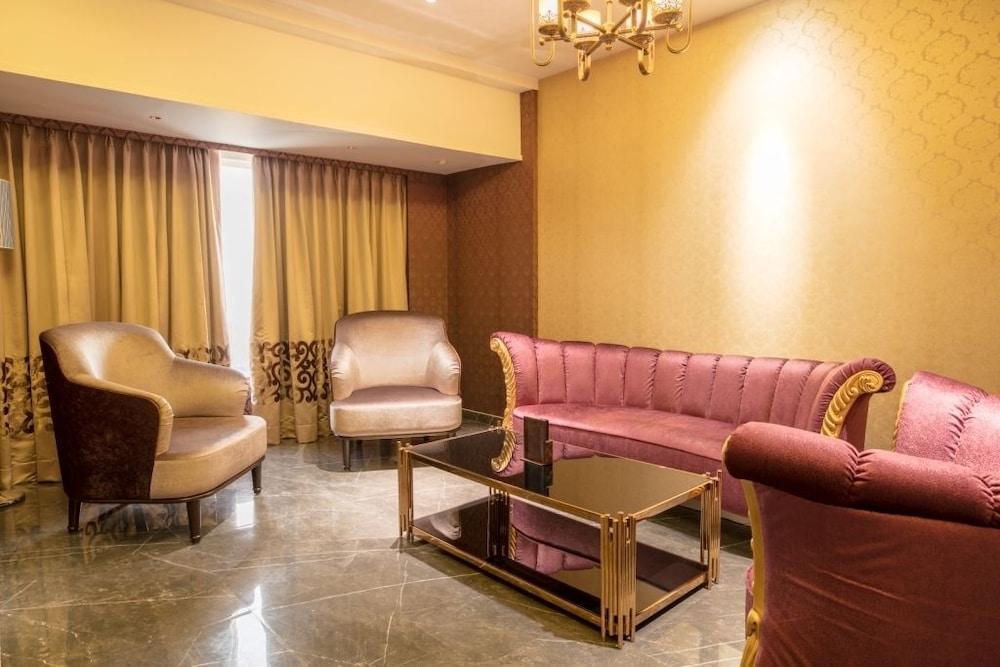 Hotel Peninsula Redpine Mumbai Exterior photo