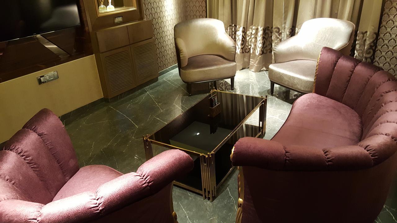 Hotel Peninsula Redpine Mumbai Exterior photo