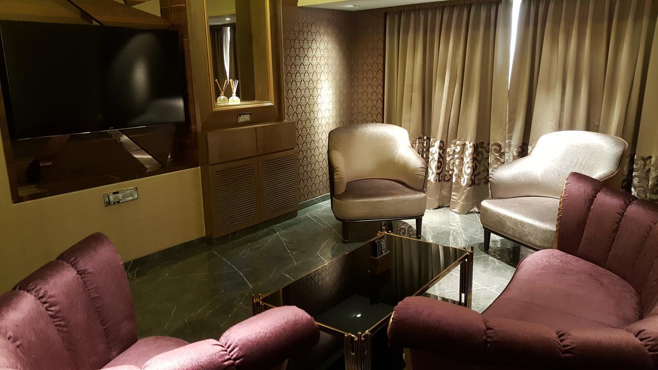 Hotel Peninsula Redpine Mumbai Exterior photo