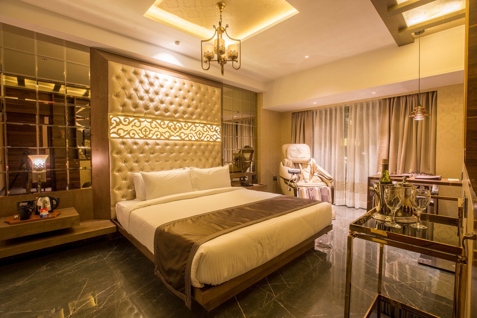 Hotel Peninsula Redpine Mumbai Exterior photo