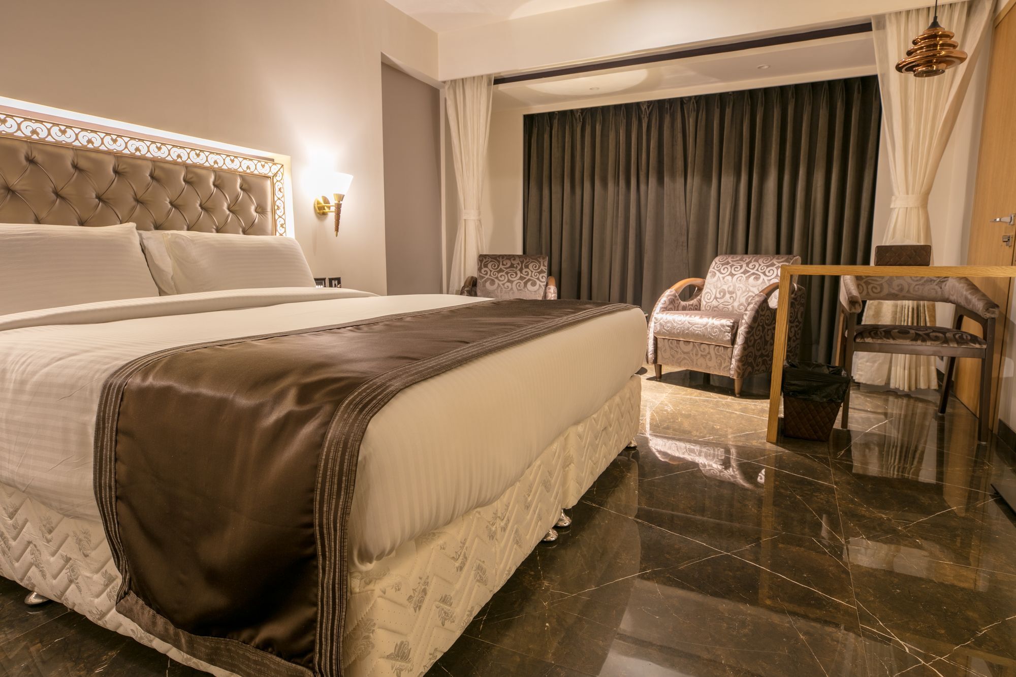 Hotel Peninsula Redpine Mumbai Exterior photo